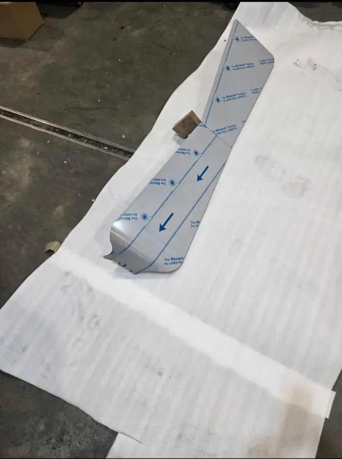 Bowtie Visor for Peterbilt – part number PTD-2123